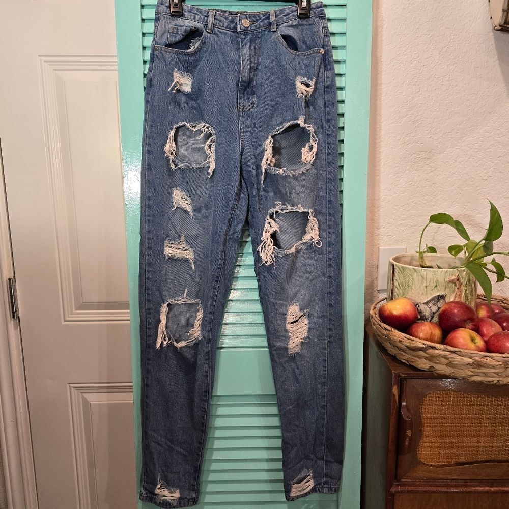 Missguided + Blue Skinny Jeans Distressed Style